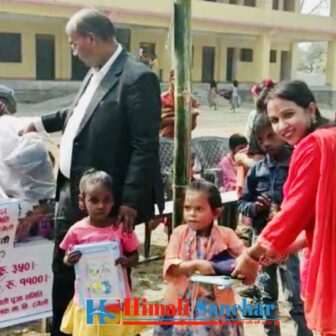 मोरङमा पूर्व विधार्थी मञ्चद्वारा विधार्थी सम्मान तथा अन्य सामाग्री वितरण गऱ्यो