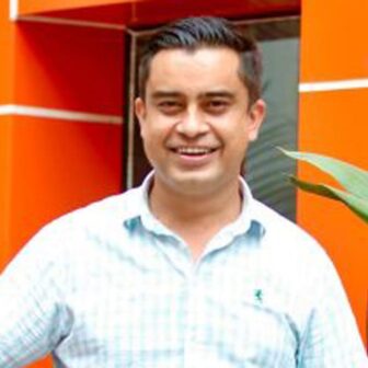 पोखरामा दुर्घटनामा परेको विमानमा पत्रकार त्रिभुवन पौडेल पनि सवार