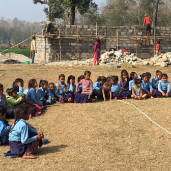 पत्रकार मिश्रको पहलमा एनआरएन स्विजरल्याण्डले निर्माण गर्दै विद्यालय भवन