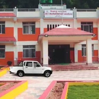 झिमरुक गाउँपालिका अध्यक्षका छोराले प्रमुख प्रशासकीय अधिकृतलाई कार्यकक्षमै कुटेपछि…