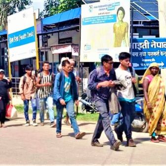 चाडपर्वको खर्च जोहो गर्न भारत जानेको लर्काे