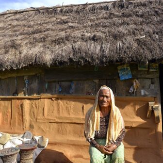 जायजेथा स्कुललाई दान गरेर झुपडीमा गुजारा गरिरहेकी ‘पियारी आमा’