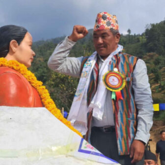 खोटाङको ऐसेलुखर्क गाउँपालिका राखाबांदेलमा शहिद गुरुङको शालिक अनावरण