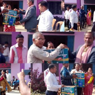 किसानलाई एस्प्रे ट्यांकी वितरण