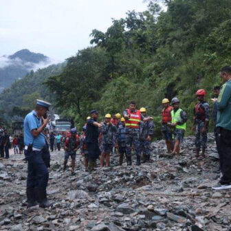  चितवन पहिरोमा परेर बेपत्ता बनेको एन्जल डिलक्स बसमा चालकसहित २४ जना यात्रु  बेपत्ता