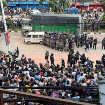 गठ्ठाघर दुर्घटनामा ट्रक चालक पक्राउ: मृतक पुरुष भएको प्रहरीको भनाइ, सनाखत हुन बाँकी