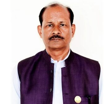 विवादित मन्त्री बादशाह कुर्मीले दिए राजीनामा