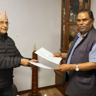 मधेशमा उपेन्द्रलाई भित्र्याएर सिके राउतलाई आउट गर्ने ओली–देउवाको तयारी