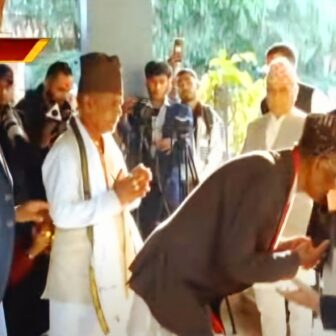 पूर्वराजासंग विजयादशमीको टीका लगाउन निर्मल निवासमा उल्लेख्य भिड