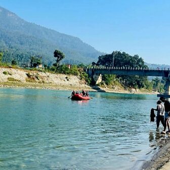 भेरी नदीमा खसेकी किशोरीको सशस्त्रले गर्‍यो सकुशल उद्धार