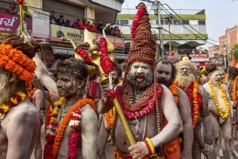 भारतमा महाकुम्भ सुरु, पहिलो स्नानमा करोडौँ भक्तजन सहभागी