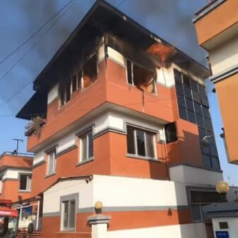 ललितपुरको सिभिल होम्समा आगलागी, दमकल टोली नियन्त्रणमा जुट्यो