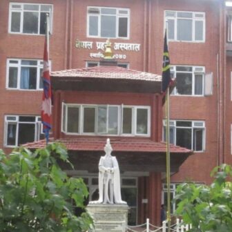 प्रहरी अस्पतालबाट चोरी: एक व्यक्ति पक्राउ, लागुऔषध सेवनको आरोप