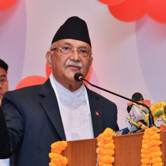 प्रधानमन्त्री ओलीको आग्रह : “शिक्षकका जायज माग सुन्न सरकार तयार छ, वार्ताबाट समाधान खोजौं”
