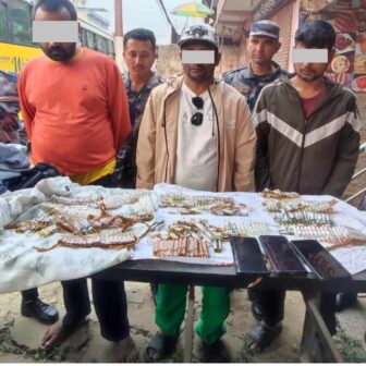 सतुंगलमा लागुऔषधसहित तीन जना पक्राउ