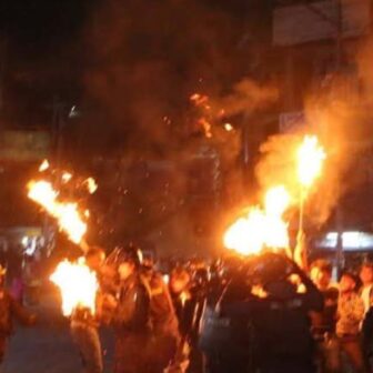 काठमाडौंमा नेकपाको मसाल जुलुस : ‘ज्ञानेन्द्र चोर देश छोड’ नारासहित सडकमा प्रदर्शन