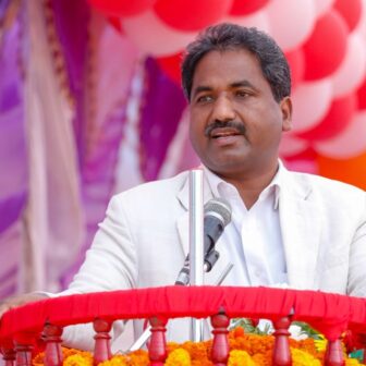 प्रधानमन्त्री ओलीको व्यवहारमा दोहोरो मापदण्ड देखिएको भन्दै आजपा अध्यक्ष प्रभु साहको आपत्ति