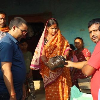 रंगेलीमा भएको आगलागी पीडितलाई सद्भावको सहयोग