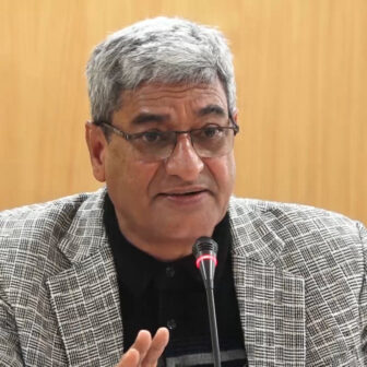 पूर्वगृहमन्त्री रमेश लेखकविरुद्ध भिजिट भिसा प्रकरणमा अख्तियारको भ्रष्टाचार छानबिन