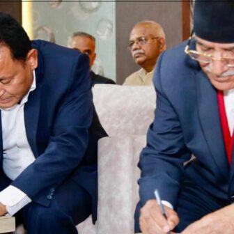 १० वर्षपछि माओवादीमा फर्किए गंगानारायण श्रेष्ठ, नेसपा समूहसँग पार्टी एकता