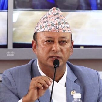 ‘लोडसेडिङ भयो’ भन्दै विदेशबाट आउने फोनले हैरान, मन्त्री खड्काको गुनासो