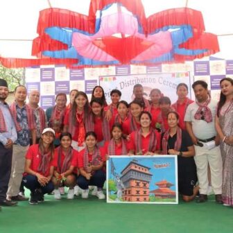 त्रिशूली सामुदायिक बोर्डिङ स्कुलमा राष्ट्रिय महिला फुटबल टोलीको सहभागितासहित पुरस्कार वितरण समारोह सम्पन्न