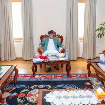 सिंहदरबारमा आज निर्णायक संवाद : ओली, देउवा र प्रचण्डको त्रिपक्षीय भेटवार्ता हुँदै