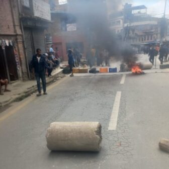 ललितपुरको ठैब क्षेत्रमा बिजुलीको पोल ढल्दा एकजनाको मृत्यु