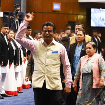 रास्वपा र राप्रपाले मन्त्रीहरूको जवाफ बहिष्कार गर्दै प्रतिनिधि सभाबाट बहिर्गमन