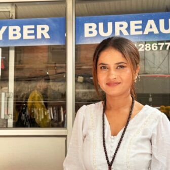 गायिका एलिना चौहानमाथि अश्लील टिप्पणी गर्ने पक्राउ