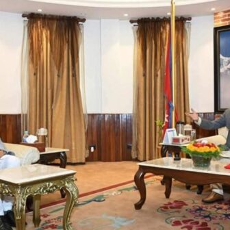 संविधानको मर्मविपरीत विधेयक फिर्ता : सभामुख घिमिरे शीतल निवासमा, राष्ट्रपतिसँग भेट गरी चासो व्यक्त