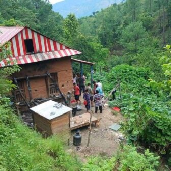 सिन्धुलीमा एकै परिवारका १६ जना रहस्यमय ढंगमा बेपत्ता, घरमा आगलागी र जनावर अलपत्र