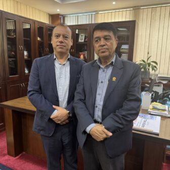 एनआरएन अध्यक्ष श्रेष्ठ र एफएनसीसीआई अध्यक्ष ढकालबीच ‘एनआरएन इन्भेस्टमेन्ट समिट’बारे छलफल