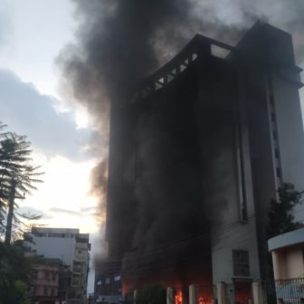 एनसेलको कार्यालयमा तोडफोड र आगजनी, कम्पनीले प्रहरीमा उजुरी दर्ता