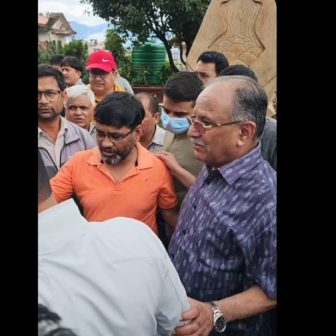 पार्टी कार्यालयको अवलोकनमा प्रचण्ड