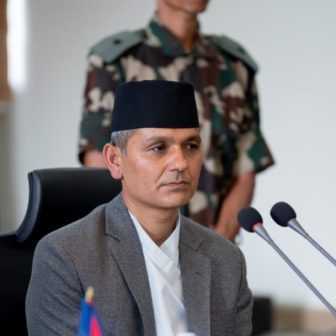 विदेशमा रहेका नेपालीले मतदान पाउनु पर्छ : गृहमन्त्री अर्याल