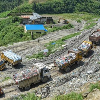 बालेनलाई वार्ताका लागि बोलाउँदै स्थानीय, बञ्चरेडाँडामा फोहर संकट