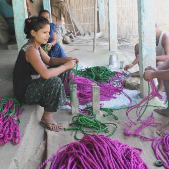 सन्पाटबाट दाम्लो र मुखाडी बनाउँदै रमनपुरका सयौं परिवार व्यस्त