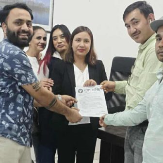 युवा शक्ति टीम कुवेतद्वारा नेपाली दूतावासमा ज्ञापनपत्र बुझाए