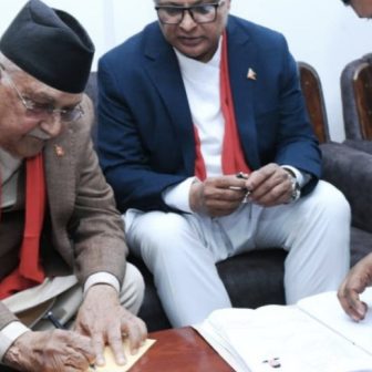 झापा–५ बाट ओलीको मनोनयन दर्ता