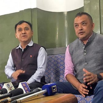 गगन–विश्वलाई भेटेर केन्द्रीय सदस्यले उठाए प्रश्न : विशेष महाधिवेशनको स्थिति के ?
