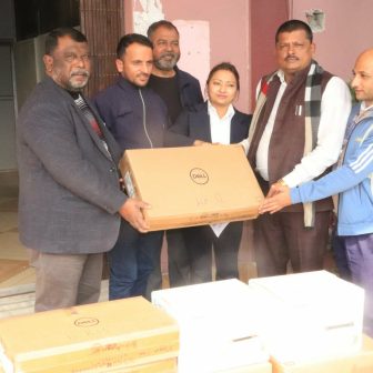 समुदायद्वारा रंगेली र धनपालथानलाई कम्प्युटर तथा ल्यापटप वितरण