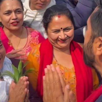 चितवन–२ मा रवि र कांग्रेस उम्मेदवार खरेलबीच भेटघाट, स्वच्छ र सम्मानजनक प्रतिस्पर्धाको प्रतिबद्धता