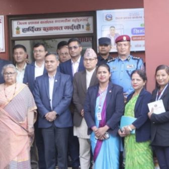जिल्ला प्रशासन कार्यालय काठमाडौंमा प्रधानमन्त्री र गृहमन्त्रीको अनुगमन