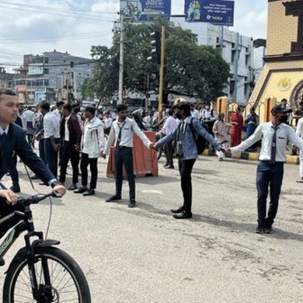 परीक्षा स्थगितको विरोधमा वीरगञ्जमा विद्यार्थी आन्दोलित, घण्टाघर क्षेत्रको सडक अवरुद्ध