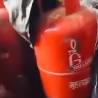 पोखरामा एलपी ग्यास लुकाउने डिलरमाथि प्रशासनको कारबाही, ५० हजार जरिवाना