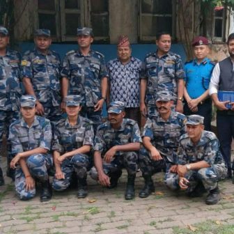 मोरङमा बर्डफ्लु नियन्त्रणका लागि प्रहरी–व्यवसायी अन्तरक्रिया, अवैध कुखुरा आयात रोक्न कडाइ गर्ने निर्णय