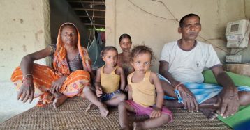 ऋषिदेव परिवारको पीडा : दुई छोरा सम्पर्कविहीन, पाँच नातिनातिनाको पालनपोषण गर्दै वृद्ध दम्पती